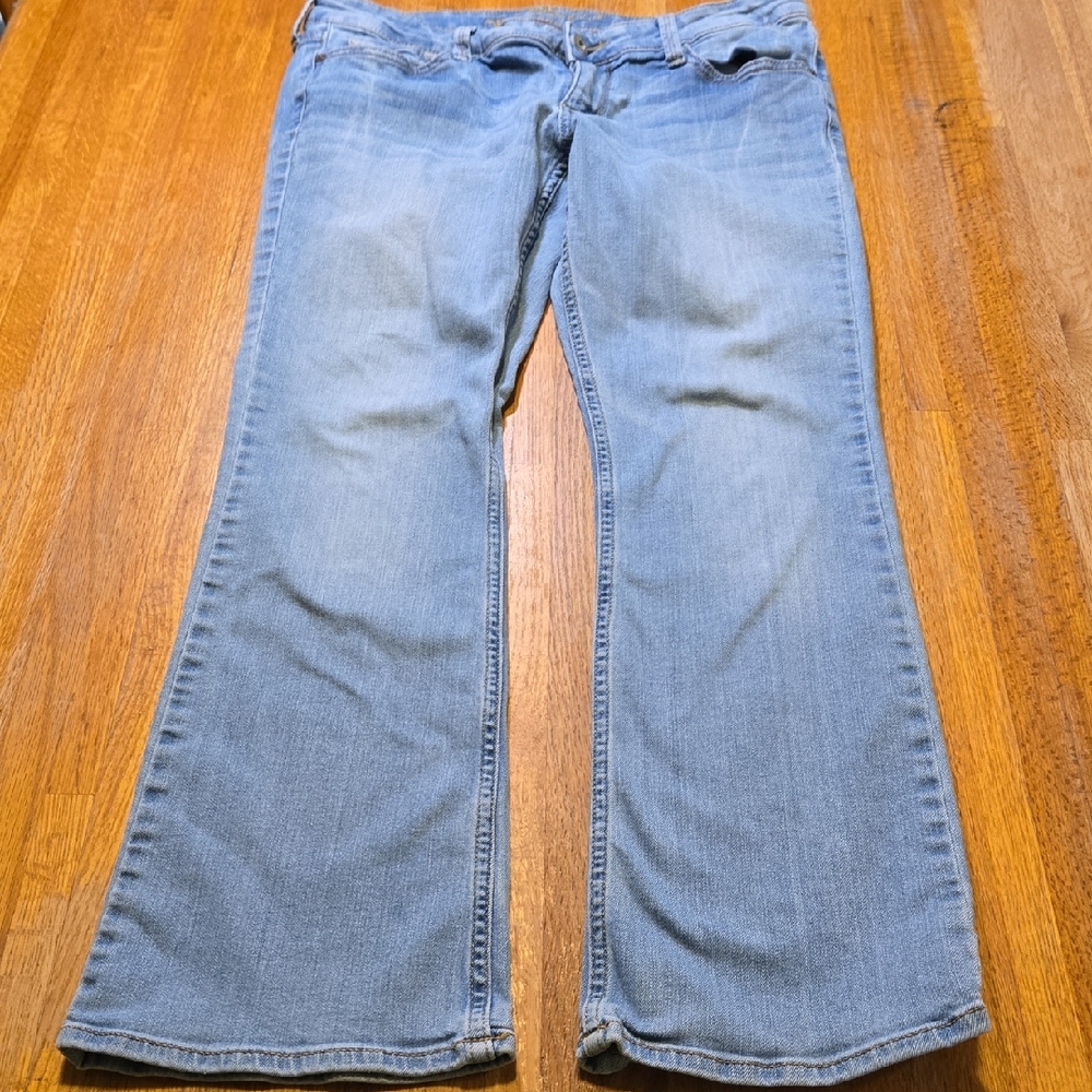 Arizona Jean Company Women Junior 11 Short Light Blue Boot Cut Low Raise Jeans